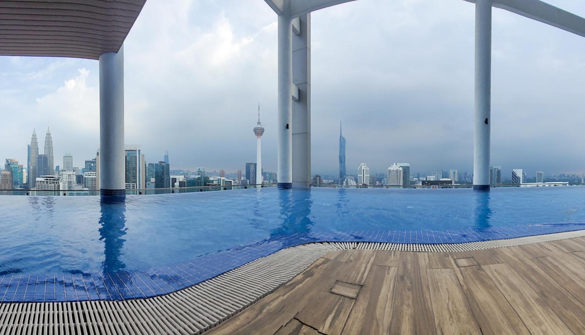 C14B Modern Infinity Pool Klcc Balcony View Apartment Kuala Lumpur Exterior photo